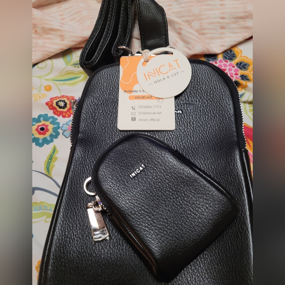 Inicat Black Crossbody and Pouch Set